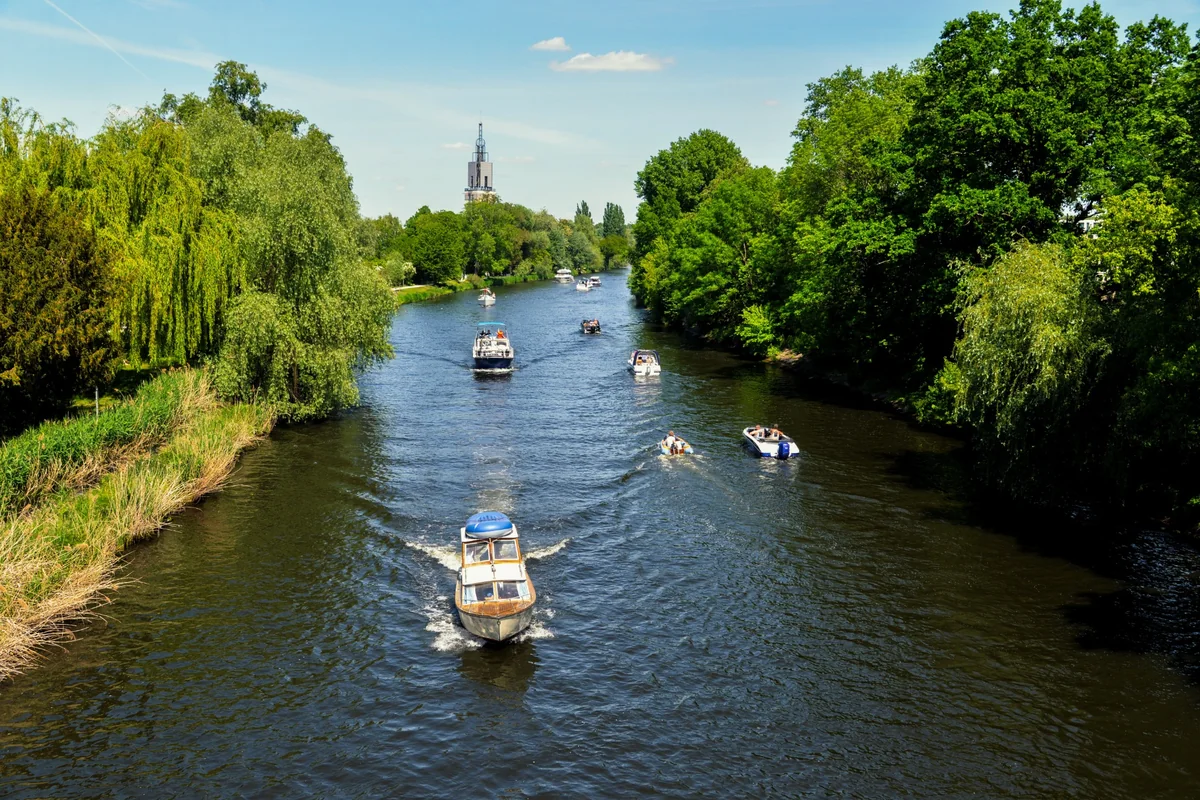 Spaziergänge am Wasser und durch die Parks von Potsdam
